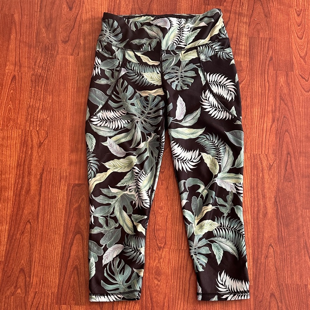 Bebe Sport Tropical Leaf Print Leggings Capri